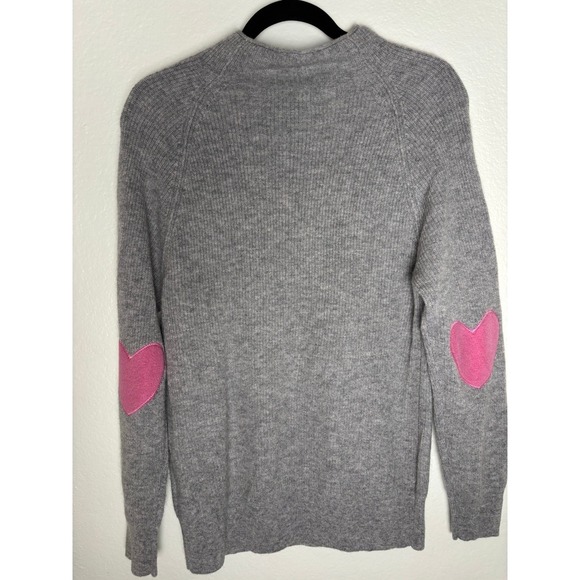 NWT Chelsea & Theodore 100% Cashmere Sweater w/ Heart Elbow Patch - Medium -Grey - Picture 3 of 7